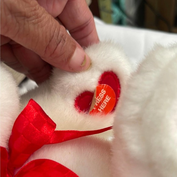 Caltoy White Plush Bear Red Ribbon & Hearts on Feet 11" (Pre-owned) - Picture 4 of 5